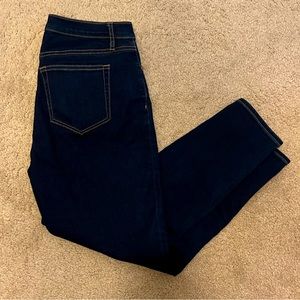 Dark rinse skinny jeans